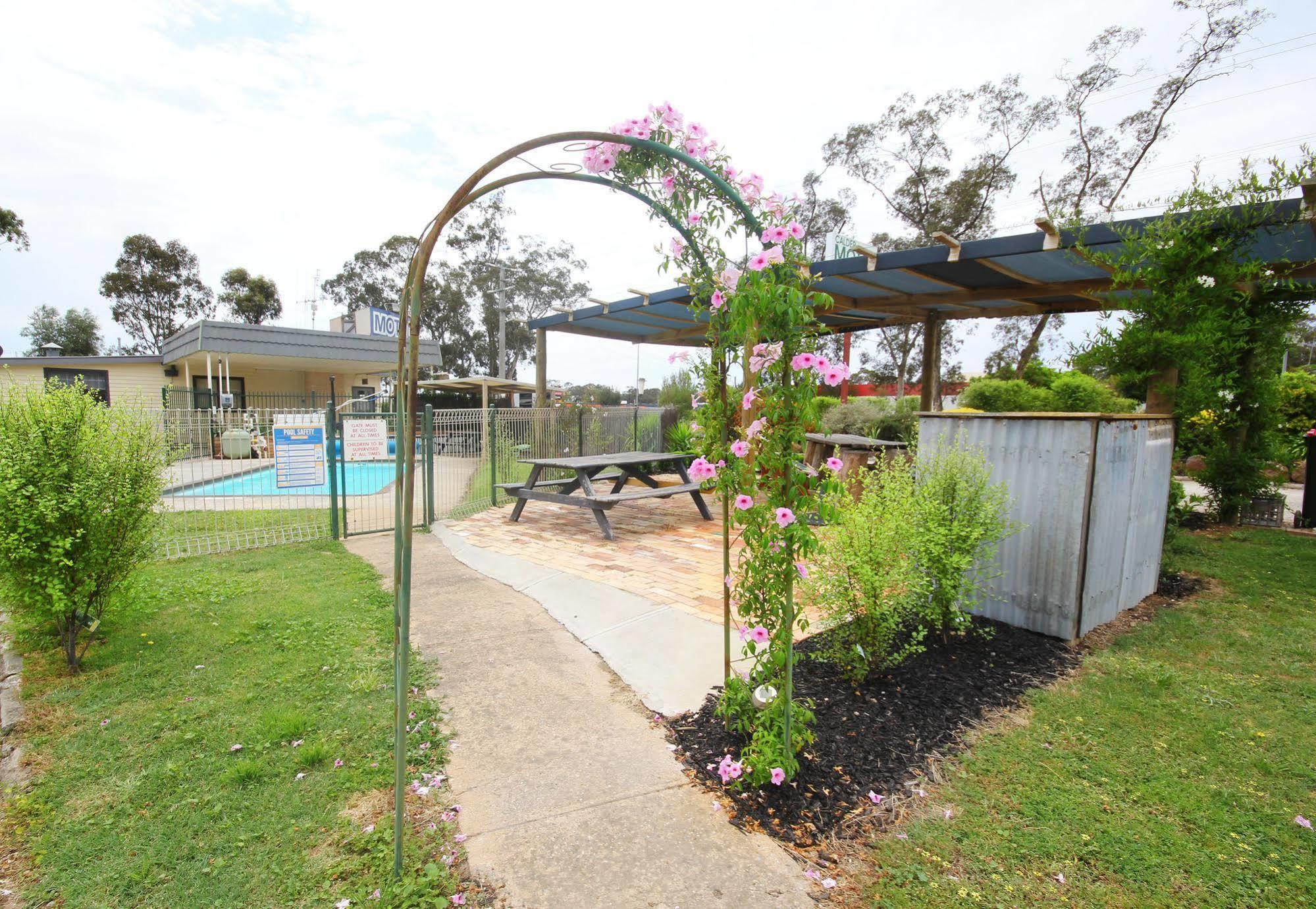 Calder Family Motel Bendigo Kültér fotó